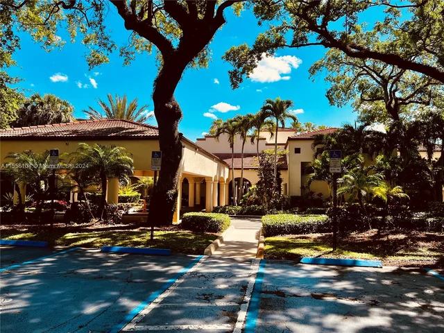 1506 Whitehall Dr # 306, Davie FL 33324