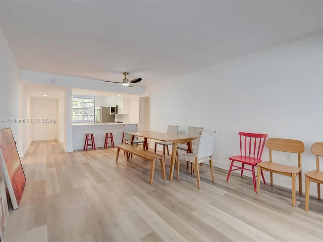 1506 Whitehall Dr # 306, Davie FL 33324