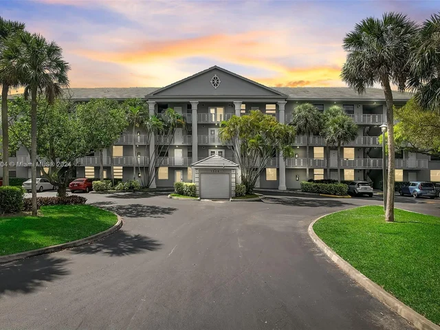 1506 Whitehall Dr # 306, Davie FL 33324
