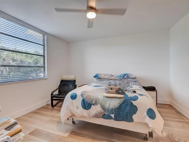 1506 Whitehall Dr # 306, Davie FL 33324