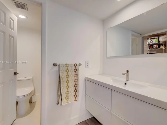 1506 Whitehall Dr # 306, Davie FL 33324