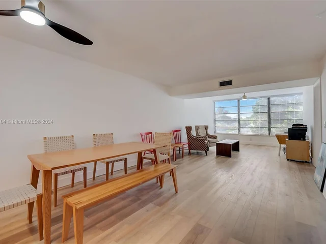 1506 Whitehall Dr # 306, Davie FL 33324