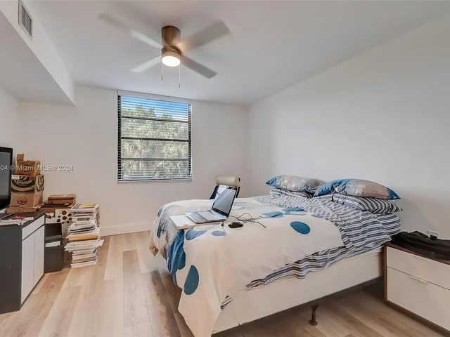 1506 Whitehall Dr # 306, Davie FL 33324