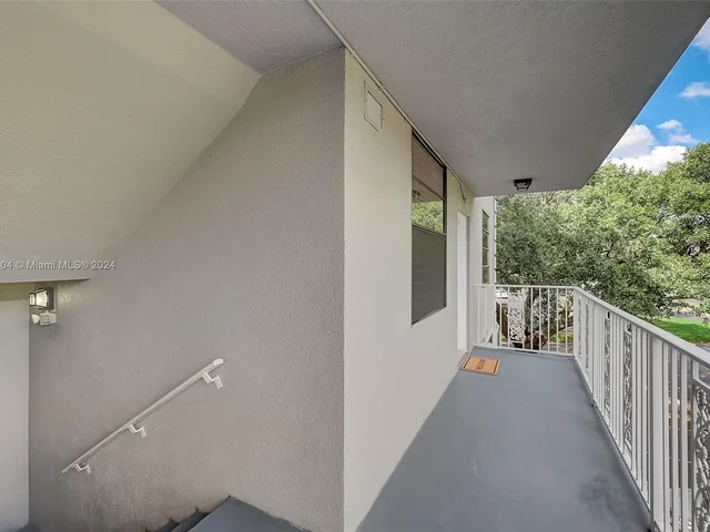 1506 Whitehall Dr # 306, Davie FL 33324