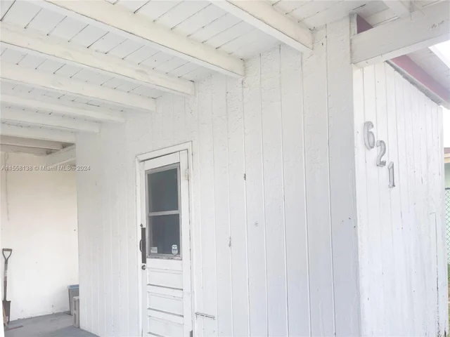 621 E Melrose Cir, Fort Lauderdale FL 33312