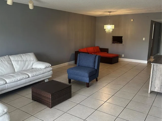 3360 Spanish Moss Ter # 402, Lauderhill FL 33319