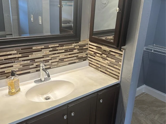 3360 Spanish Moss Ter # 402, Lauderhill FL 33319