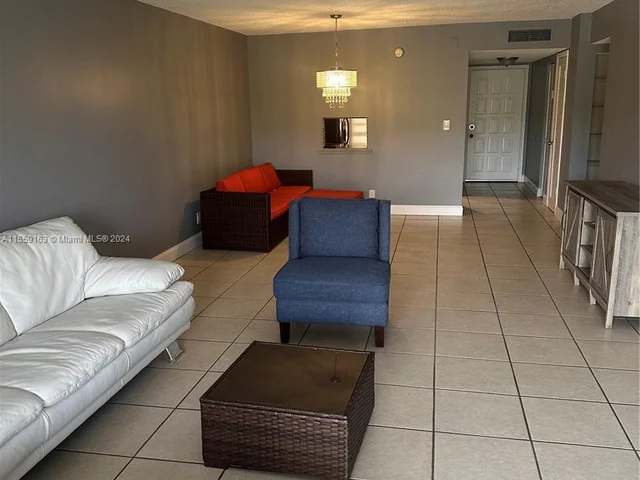 3360 Spanish Moss Ter # 402, Lauderhill FL 33319