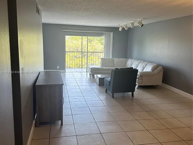 3360 Spanish Moss Ter # 402, Lauderhill FL 33319