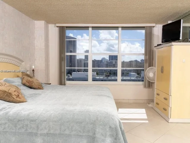 3800 S Ocean Dr # 1709, Hollywood FL 33019