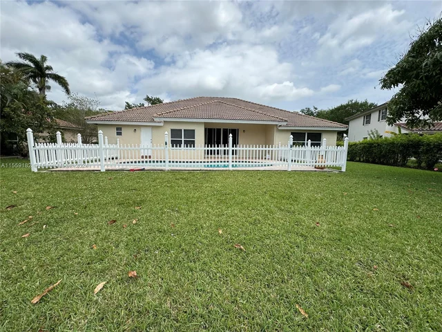1574 NW 103 Ter, Coral Springs FL 33071