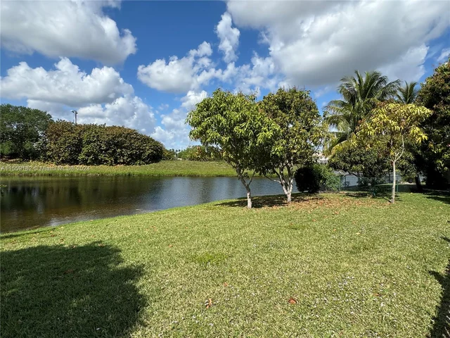 1574 NW 103 Ter, Coral Springs FL 33071