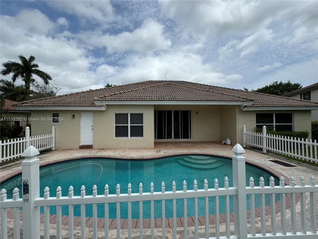 1574 NW 103 Ter, Coral Springs FL 33071