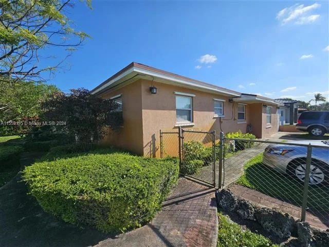 4225 SW 87th Ave, Miami FL 33165