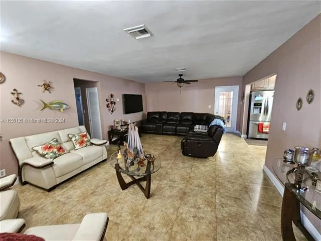 4225 SW 87th Ave, Miami FL 33165