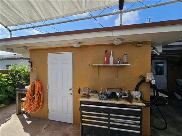 4225 SW 87th Ave, Miami FL 33165