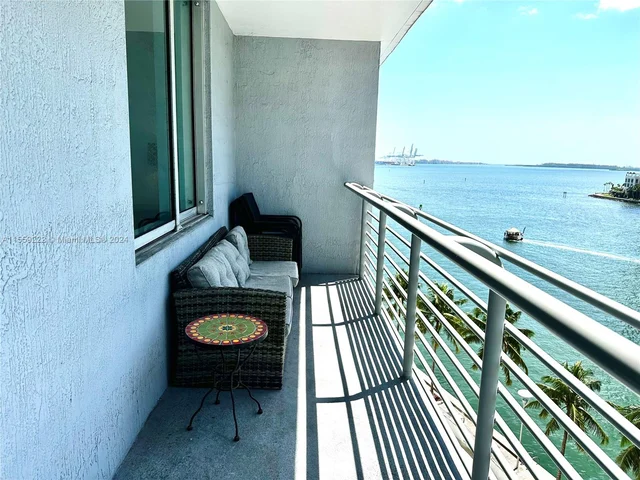 325 S Biscayne Blvd # 717, Miami FL 33131