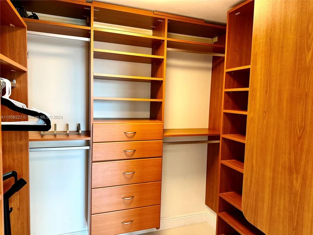 325 S Biscayne Blvd # 717, Miami FL 33131