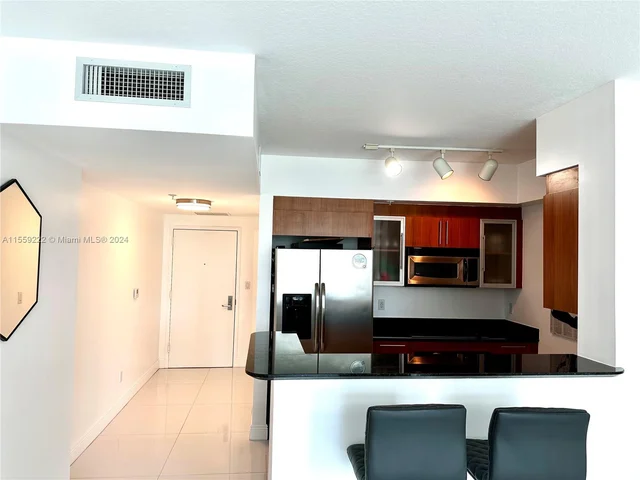 325 S Biscayne Blvd # 717, Miami FL 33131