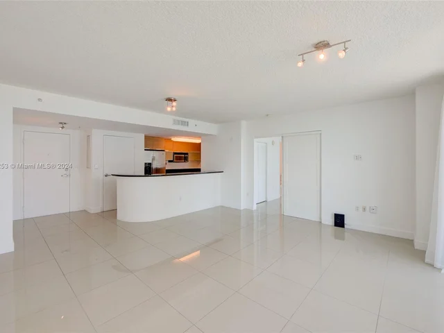 1881 79th St Cswy # 906, North Bay Village FL 33141