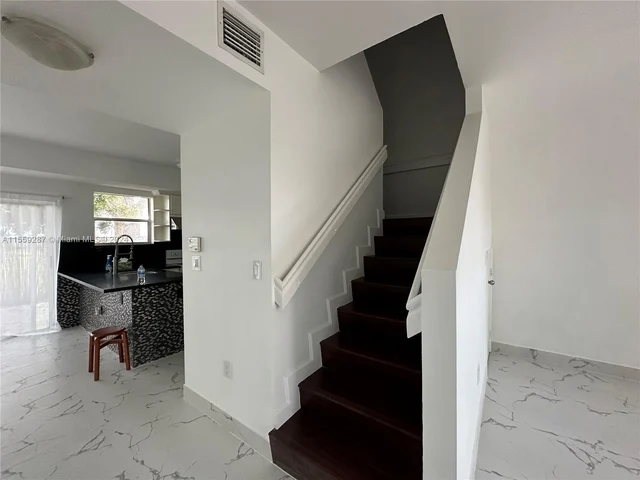 5225 NW 112th Ave # 5, Doral FL 33178