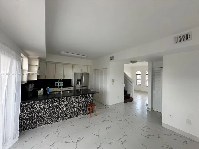 5225 NW 112th Ave # 5, Doral FL 33178