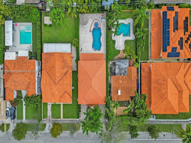 527 SW 20th Rd, Miami FL 33129