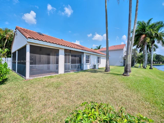 1464 Garden Rd, Weston FL 33326