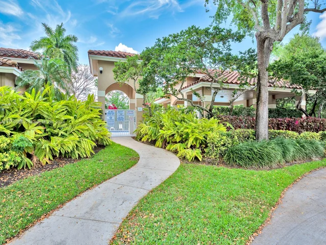 1464 Garden Rd, Weston FL 33326