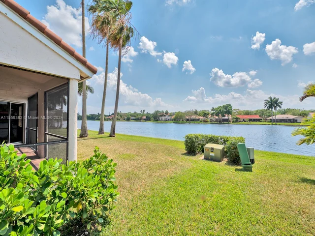 1464 Garden Rd, Weston FL 33326