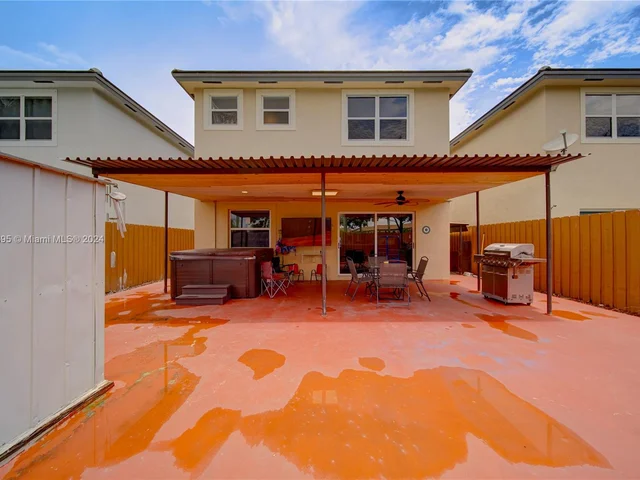 3144 SE 3rd Dr, Homestead FL 33033