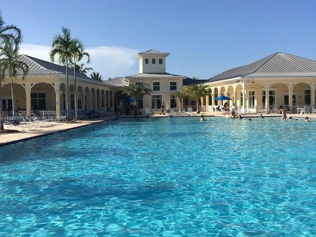 3144 SE 3rd Dr, Homestead FL 33033