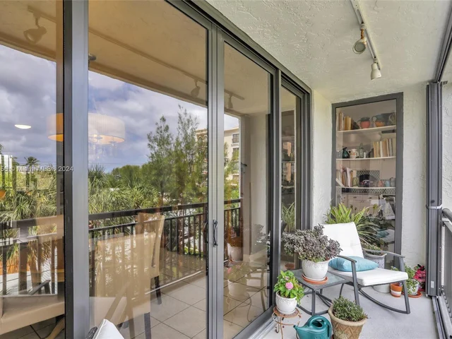 2300 NE 33rd Ave # 402, Fort Lauderdale FL 33305