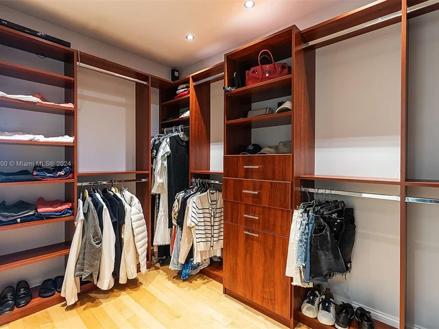 16400 Collins Ave # 1042, Sunny Isles Beach FL 33160