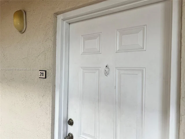 6195 NW 186th St # 211, Hialeah FL 33015