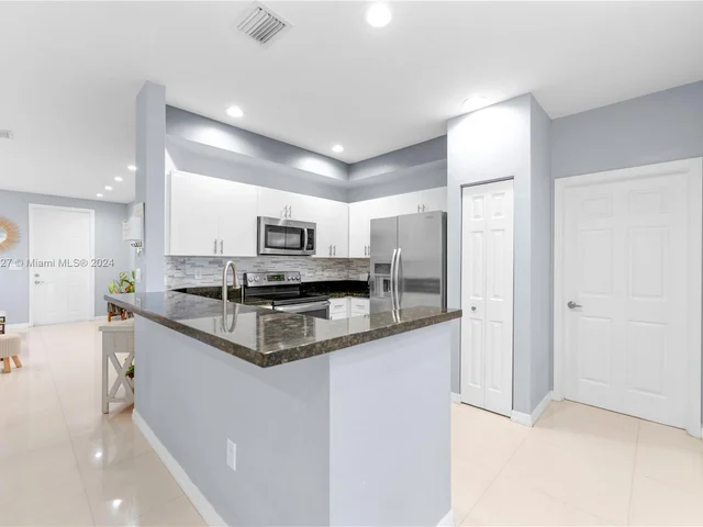 16554 SW 71st Ter # 16554, Miami FL 33193
