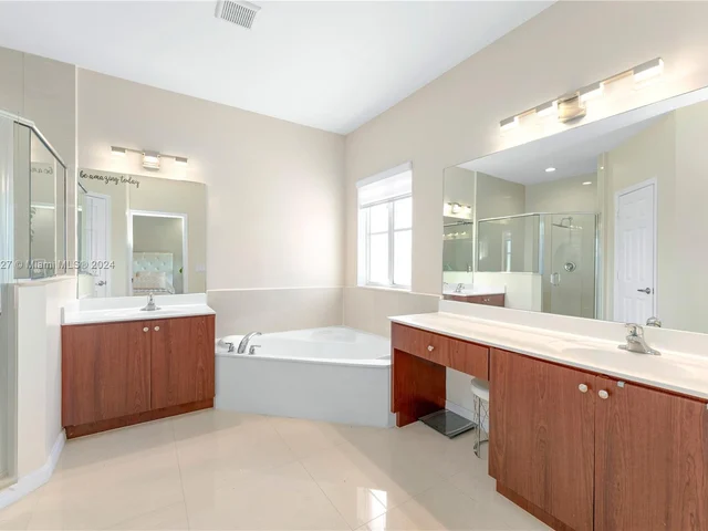 16554 SW 71st Ter # 16554, Miami FL 33193