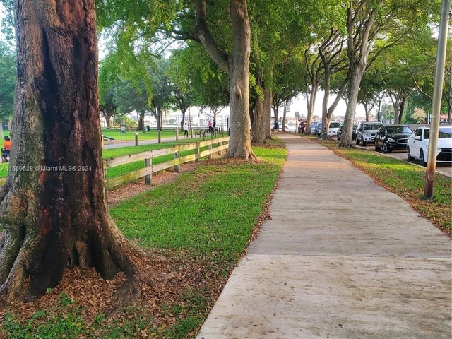 8350 Dundee Ter, Miami Lakes FL 33016