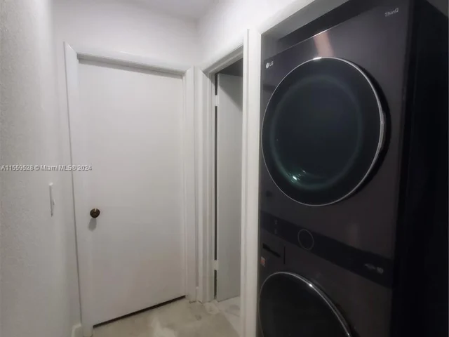 8350 Dundee Ter, Miami Lakes FL 33016