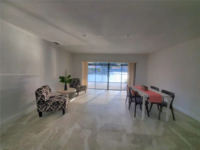 8350 Dundee Ter, Miami Lakes FL 33016