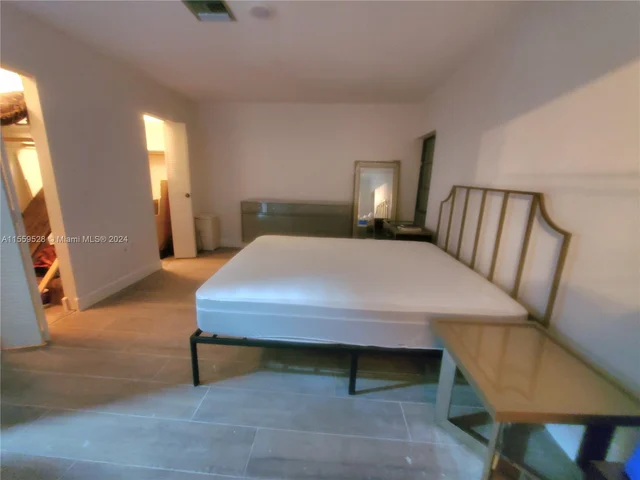 8350 Dundee Ter, Miami Lakes FL 33016