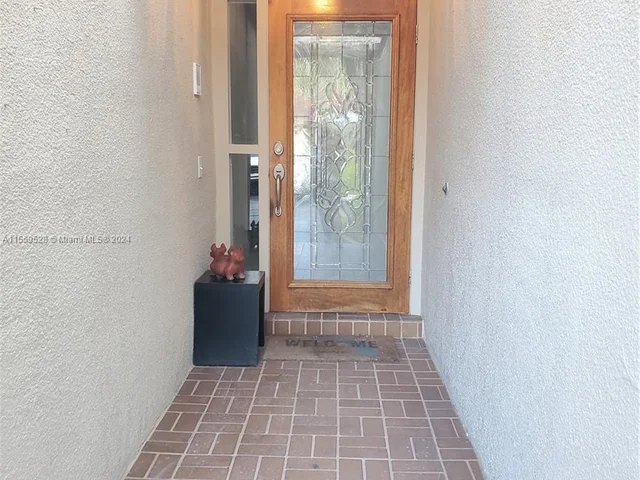 8350 Dundee Ter, Miami Lakes FL 33016