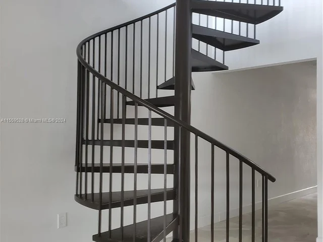 8350 Dundee Ter, Miami Lakes FL 33016