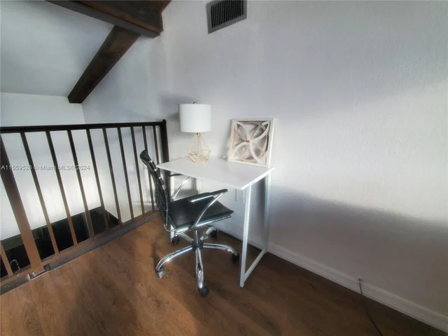 8350 Dundee Ter, Miami Lakes FL 33016