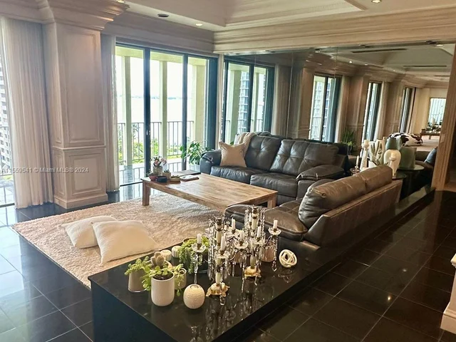 11111 Biscayne Blvd # G, Miami FL 33181