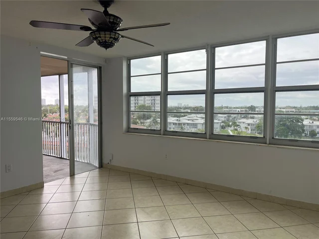 1750 NE 191st St # 4, Miami FL 33179