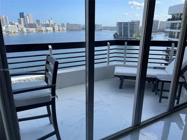 3600 Mystic Pointe Dr, Aventura FL 33180