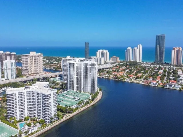 3600 Mystic Pointe Dr, Aventura FL 33180