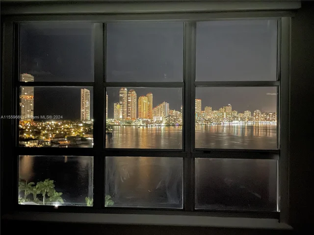 3600 Mystic Pointe Dr, Aventura FL 33180