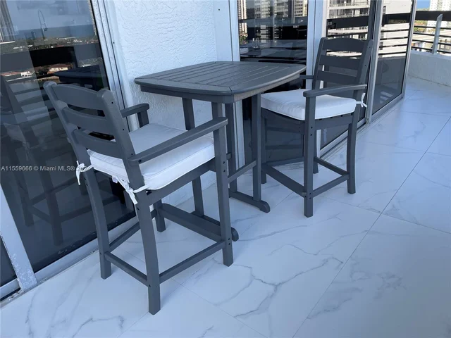 3600 Mystic Pointe Dr, Aventura FL 33180